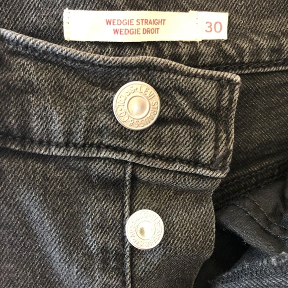Levi’s Wedgie Straight Black Distressed Jeans Size 30 - Picture 13 of 16